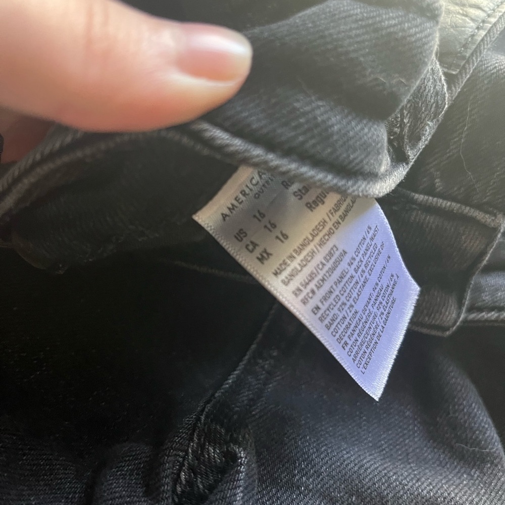 High Rise Distressed Mom Jean - Picture 5 of 5
